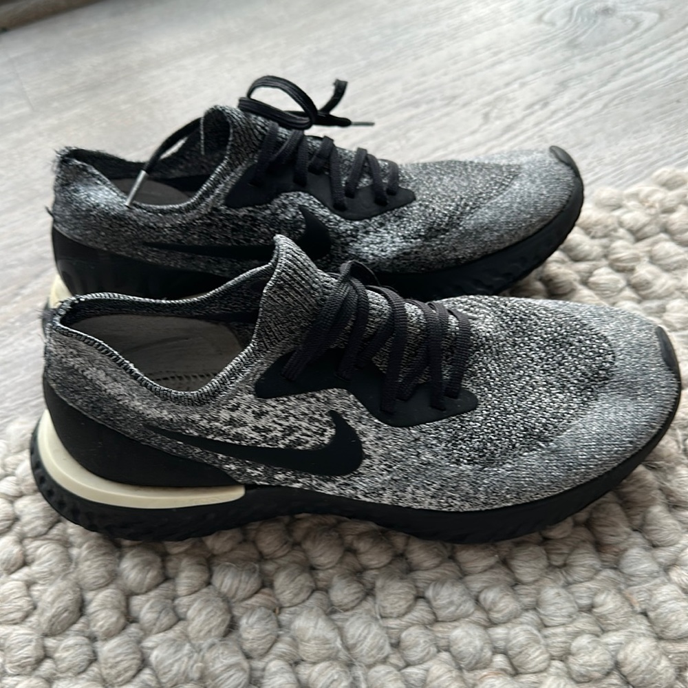 Size 10 Nike running shoes